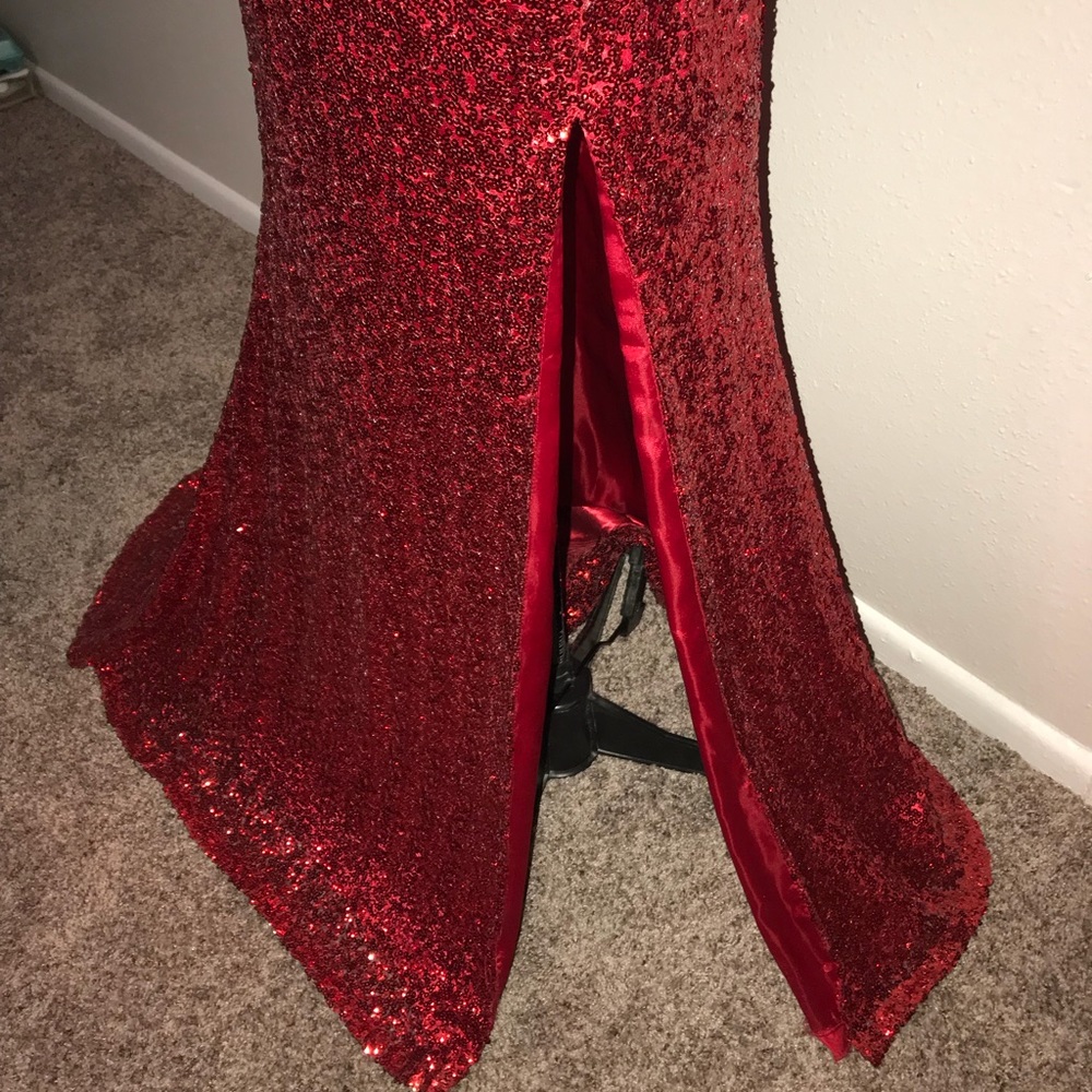 RED SEQUINS DRESS ❤️ - Picture 2 of 5